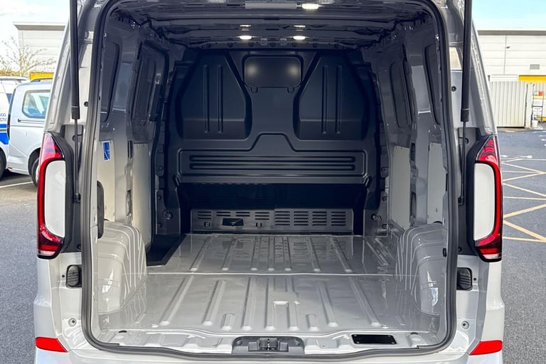 2025 Volkswagen Transporter 160kW 65kWh Commerce Pro Van Auto Van Automatic