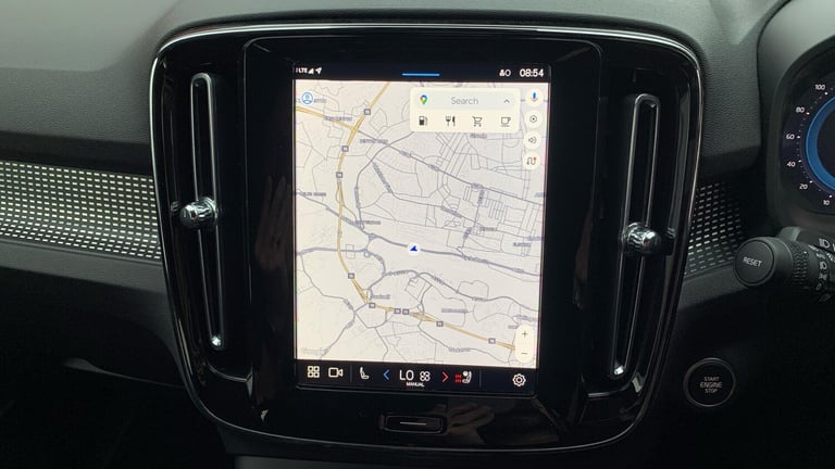 2024 Volvo XC40 2.0 B4 MHEV Plus SUV 5dr Petrol Hybrid DCT Auto Euro 6 (s/s) (197 ps) ESTATE Petr...