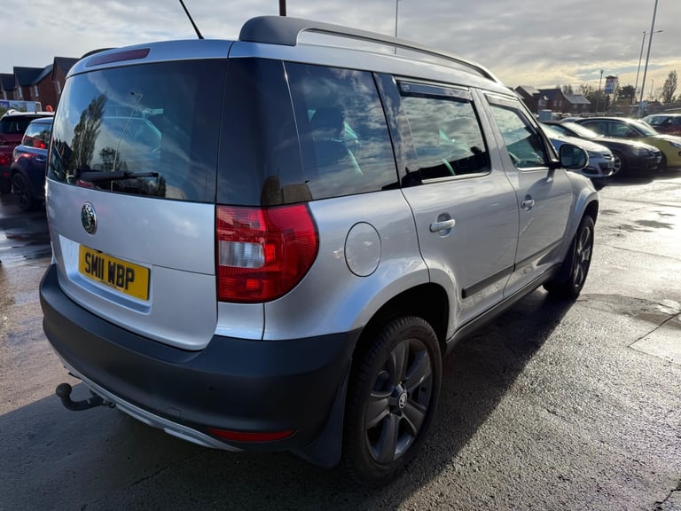 2011 Skoda Yeti 2.0 TDI Elegance DSG 4WD Euro 5 5dr HATCHBACK Diesel Automatic