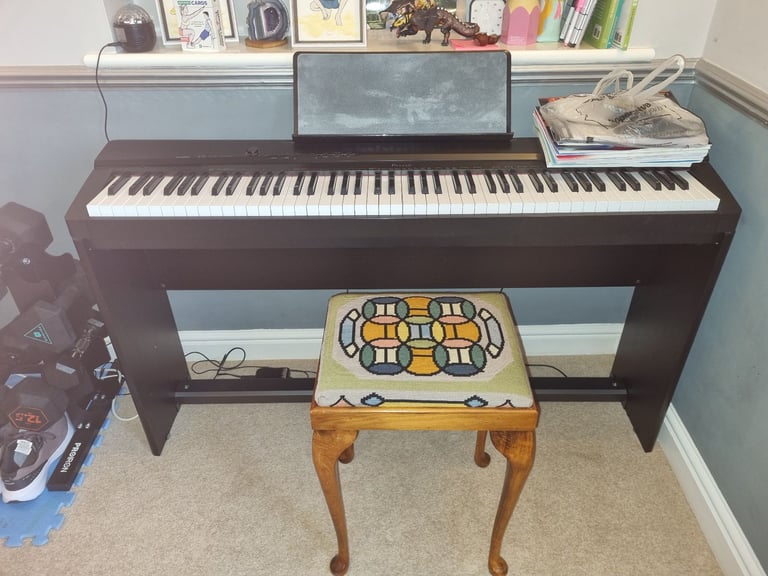 Casio keyboard with stool