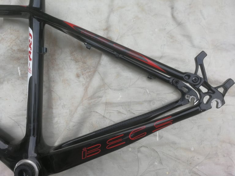 Beks carbon fibre MTB frame 26 inch size small ex condition 