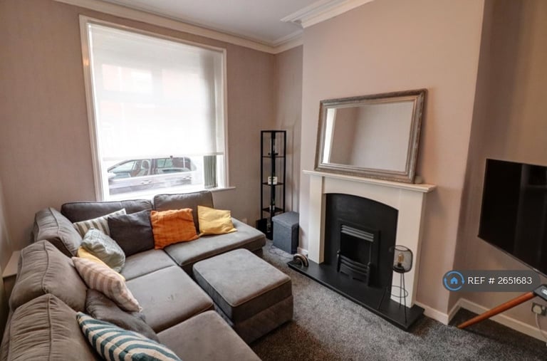 2 bedroom house in Ripponden Road, Oldham, OL1 (2 bed) (#2651683)