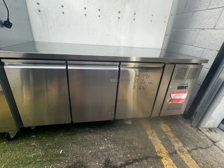 Commercial fridge bench counter cafe undercounter fridge 