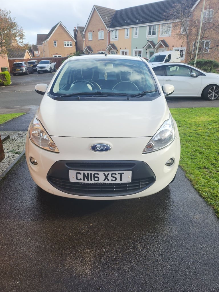 Ford, KA, white edition Zetec. Hatchback, 2016, Manual, 1242 (cc), 3 doors