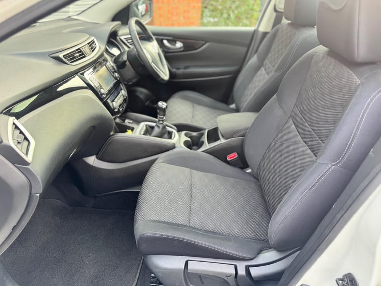 2015 Nissan Qashqai 1.5 dCi n-tec+ 2WD Euro 5 (s/s) 5dr HATCHBACK Diesel Manual