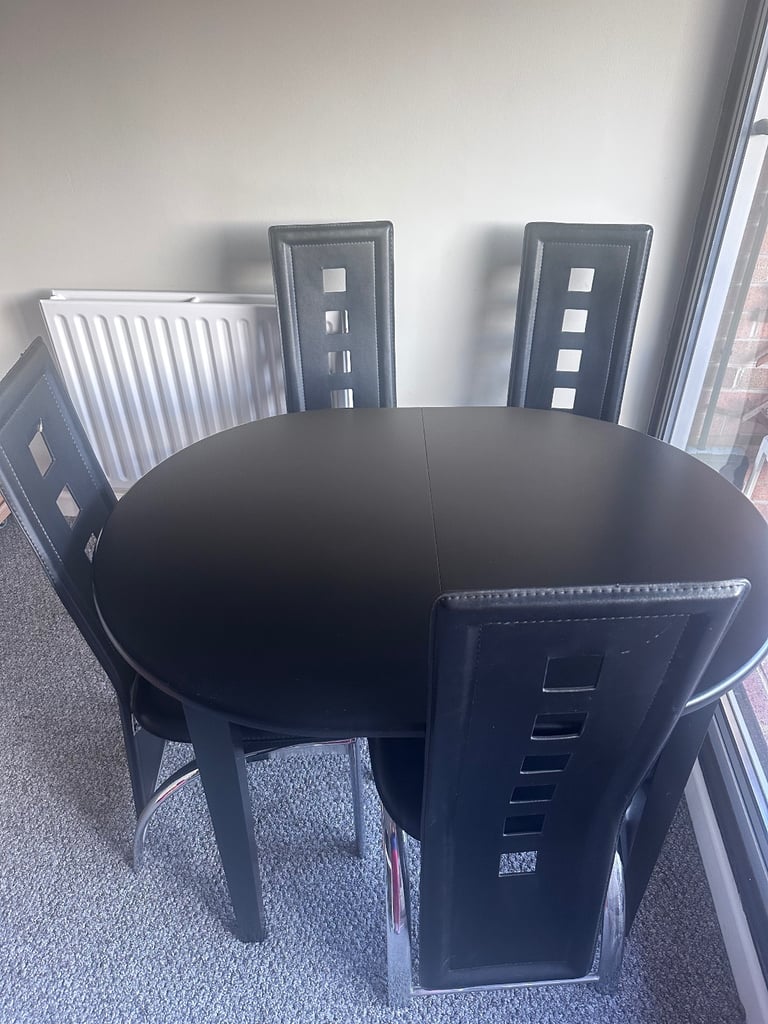 image for Extendable dining table and 4 chairs