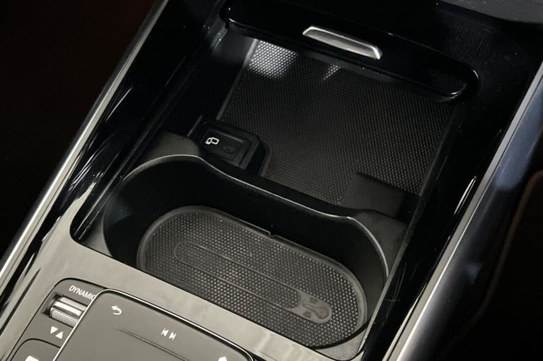 2023 23 MERCEDES-BENZ GLA CLASS 1.3 GLA250E 15.6KWH AMG LINE (PREMIUM) SUV 5DR P