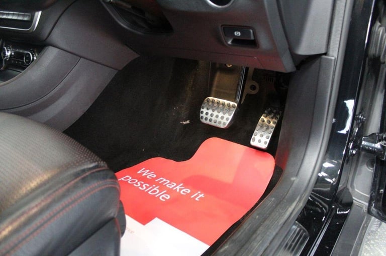 MERCEDES-BENZ GLA CLASS 2.1 GLA220d AMG Line (Premium Plus) 7G-DCT 4MATIC Euro