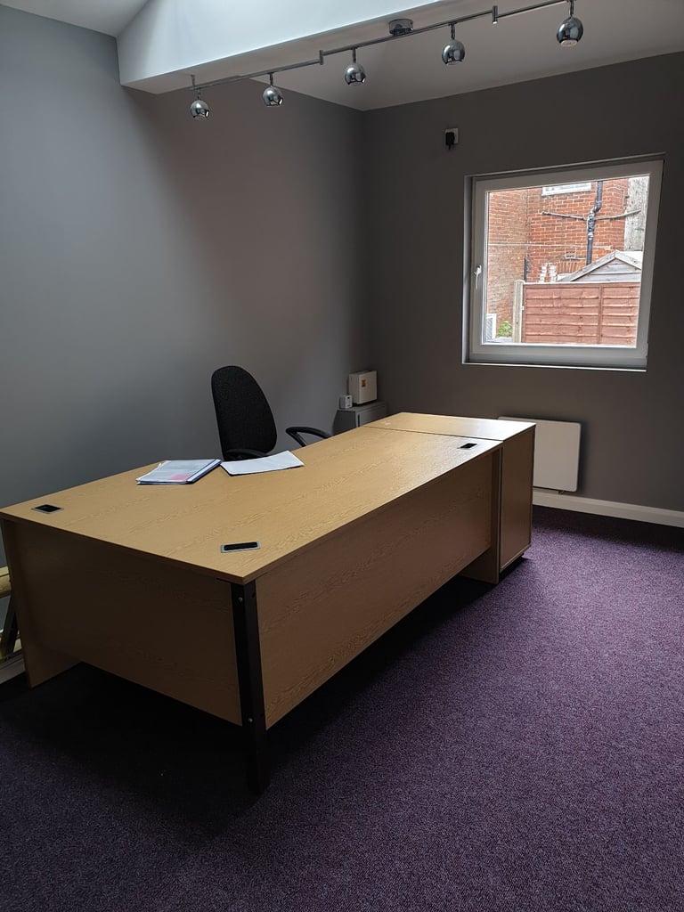 Two Studios/offices to rent  central Fareham 