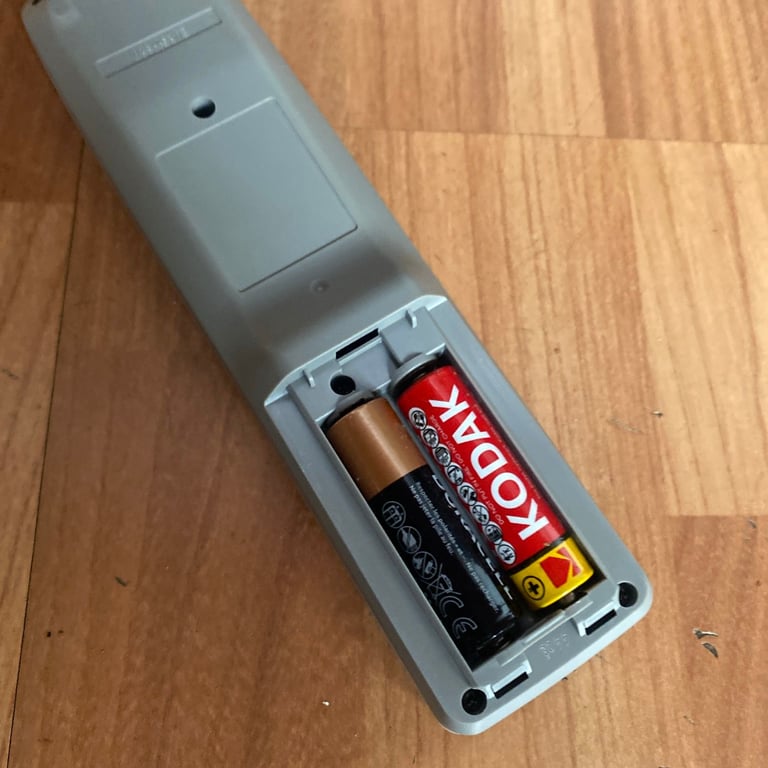 Panasonic Quintrix TX32PS500 CRT Retro Gaming TV with Surround Sound System and  Remote