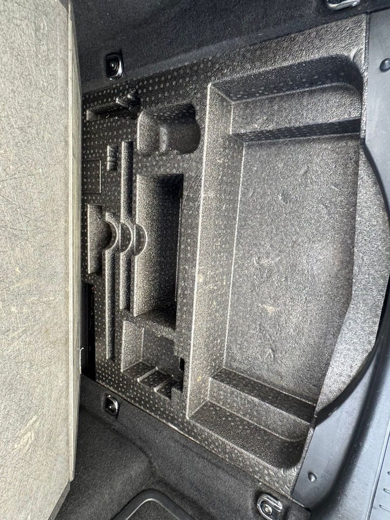 2012 62 LAND ROVER RANGE ROVER EVOQUE 2.2 SD4 PURE SUV 5DR DIESEL AUTO 4WD EURO