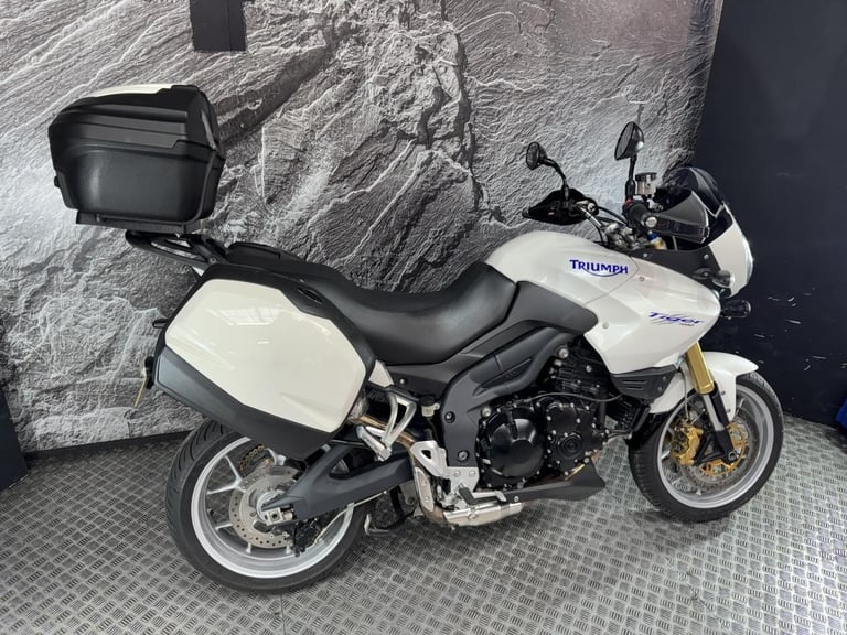 TRIUMPH TIGER 1050 2011