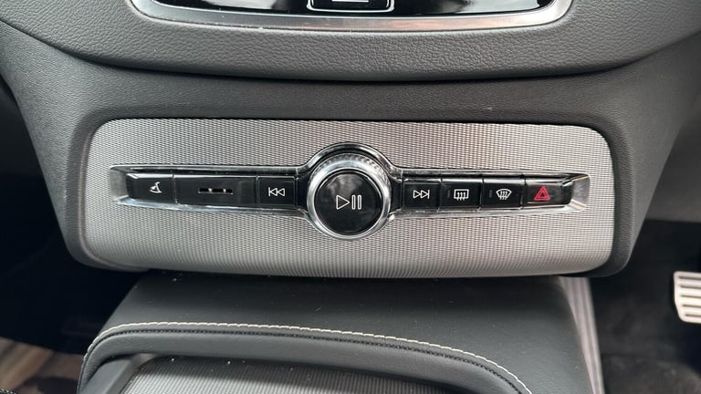 2022 Volvo XC90 2.0 B5D [235] R DESIGN 5dr AWD Geartronic ESTATE DIESEL Automatic