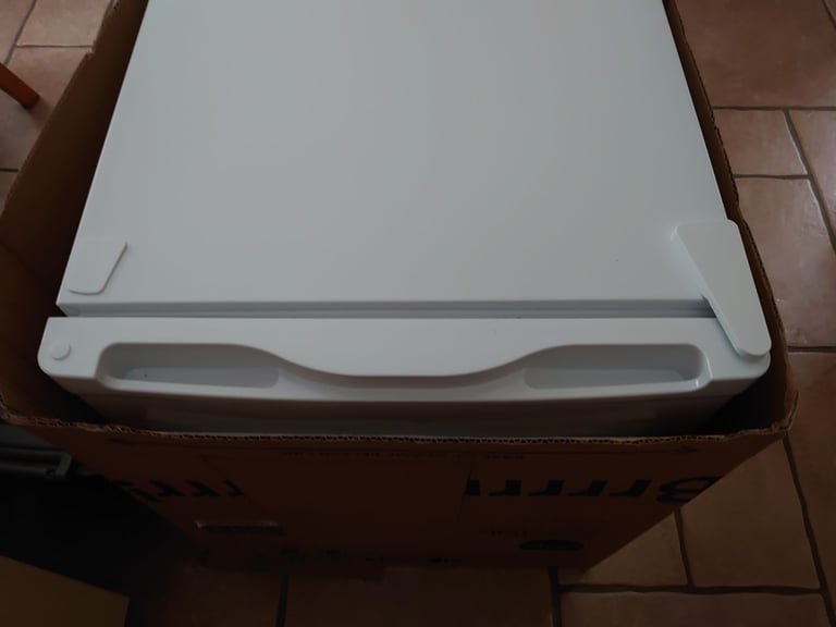 Table top fridge 