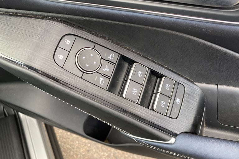 2023 Nissan Qashqai 1.3 DiG-T MH Tekna 5dr Hatchback Petrol Manual