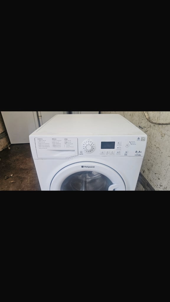 Hotpoint white 8kg washing machine. In excellent working condition. With 3 months warranty. 