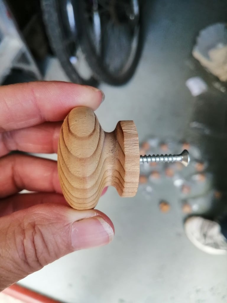 Wooden door handles (18 used pine handles 