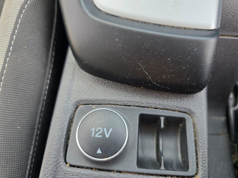 2013 Ford Focus 1.6 Zetec Powershift Euro 5 5dr Hatchback Petrol Automatic