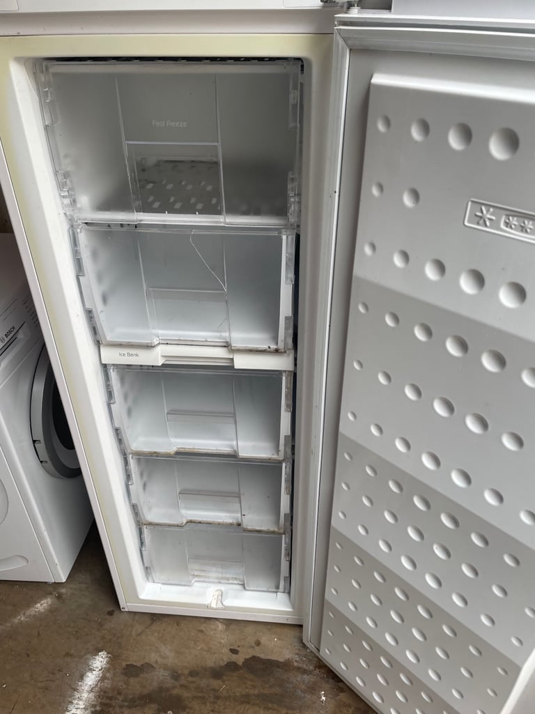 Tall freezer beko not needed anymore working great condition or delivery 