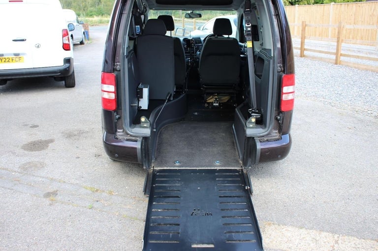 image for VOLKSWAGEN CADDY 1.6 TDI CR DSG Euro 5 5dr 2012
