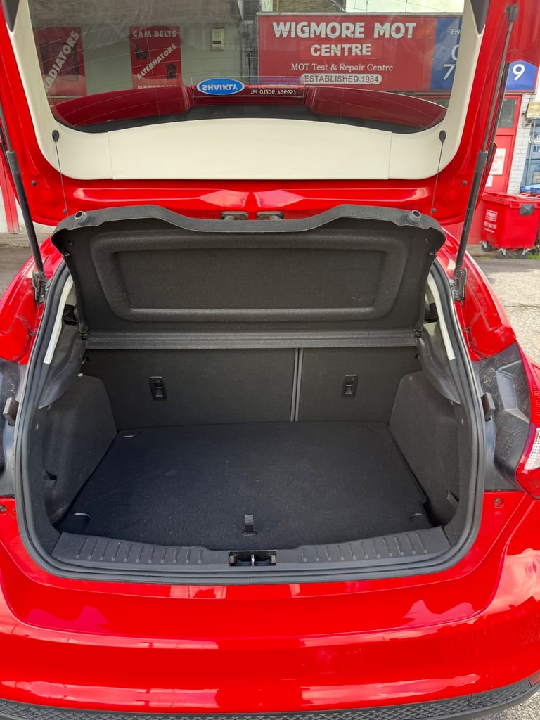 Ford, FOCUS, Hatchback, 2014, Manual, 998 (cc), 5 doors