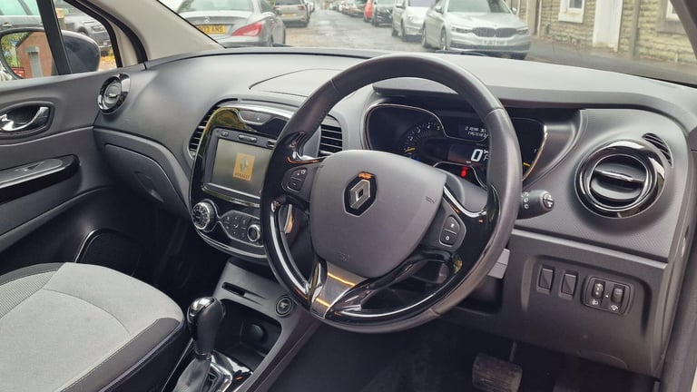 2014 Renault Captur 1.5 dCi Dynamique MediaNav EDC Euro 5 5dr HATCHBACK Diesel Automatic