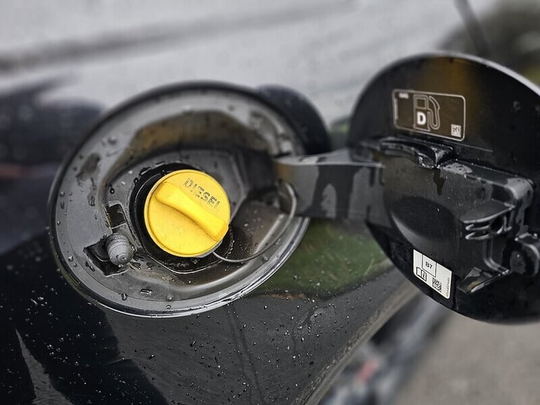 2021 Jaguar XE D200 MHEV R-Dynamic SE Saloon Diesel Automatic