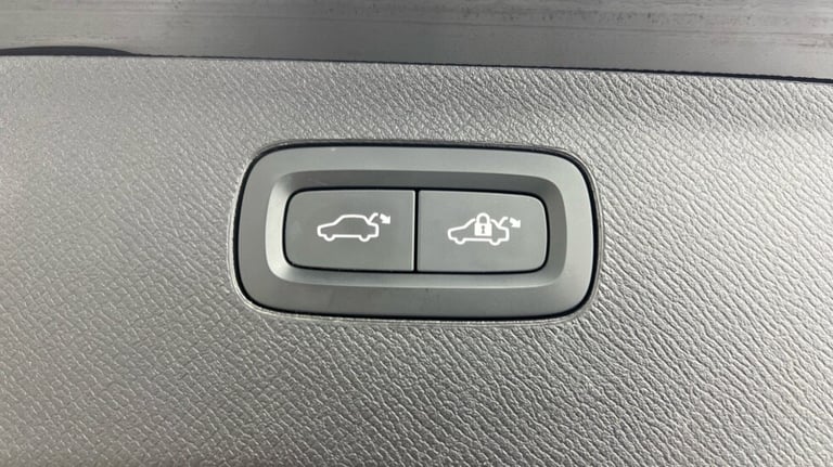 2023 Volvo XC90 Plus, B5 AWD mild hybrid, Diesel, Dark, 7 Seats (Panoramic Sunroof, BLIS) Estate ...