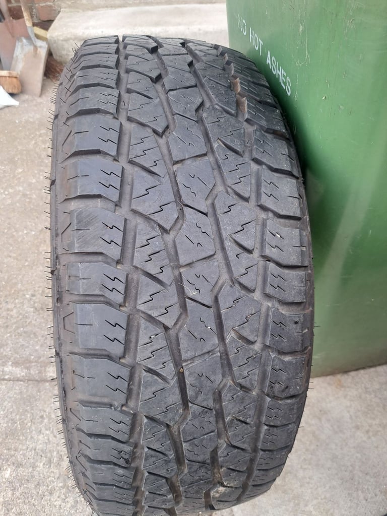 image for 265/60r tyre with good tread 