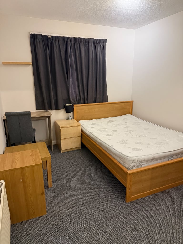 *Urgent* En-suite room available in Edinburgh, Dalry