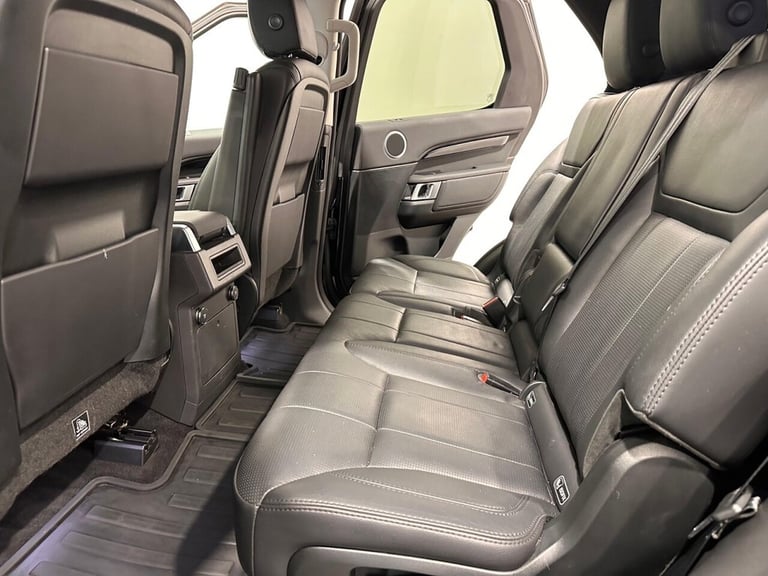 2020 Land Rover Discovery 3.0 SD V6 SE SUV 5dr Diesel Auto 4WD Euro 6 (s/s) (306 ps) ESTATE Diese...