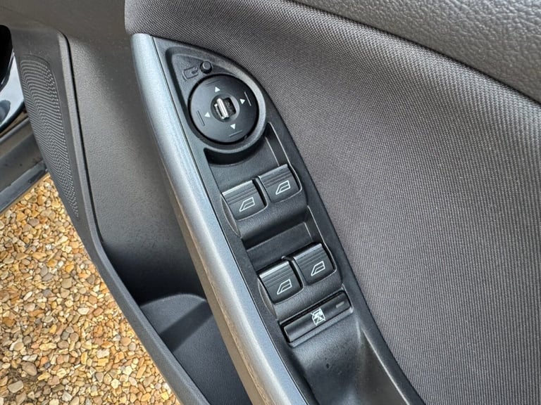 2014 Ford Focus 1.0 125 EcoBoost Titanium 5dr HATCHBACK PETROL Manual