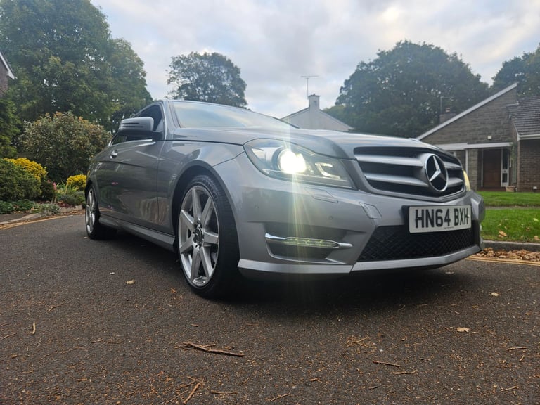 Mercedes-Benz coupe c220d Amg sport premium edition 2015 face-lift model FULL SERVICE HISTORY 