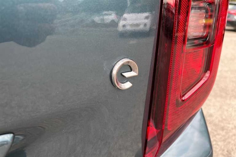 2024 Vauxhall Combo Life Electric 50kWh Ultimate MPV 5dr Electric Auto (7.4kW Charger) (136 ps) M...