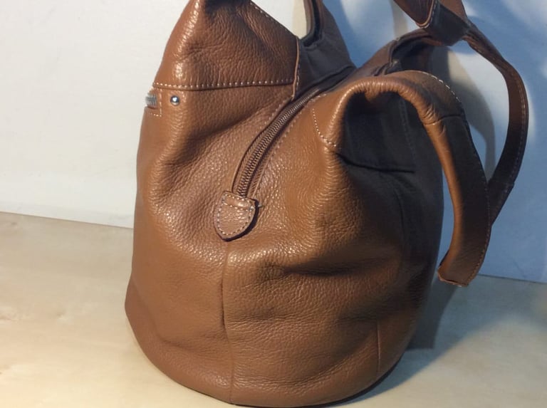 Tignenallo Brown Leather Bag RRP £50