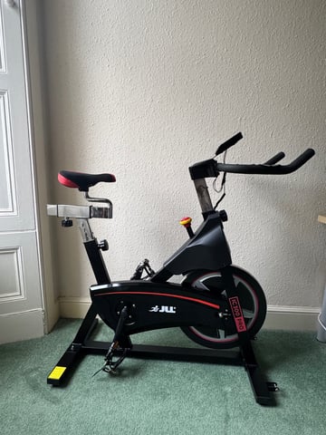 Edinburgh Gumtree Stationary Bike Life Fitness Station Gym Machine