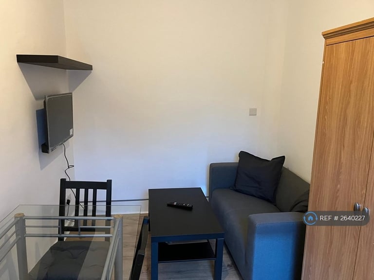1 bedroom flat in Bath Street, Nottingham, NG1 (1 bed) (#2640227)