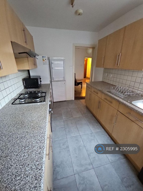 3 bedroom flat in St. Ronans Road, Southsea, PO4 (3 bed) (#2305995)