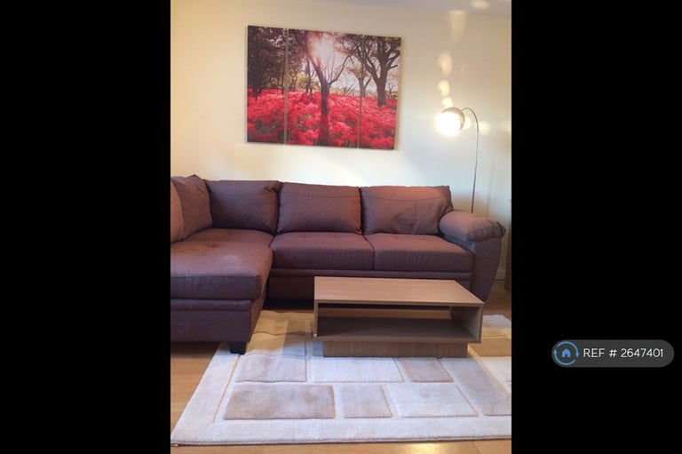 1 bedroom flat in St Gregory Close, Ruislip, HA4 (1 bed) (#2647401)