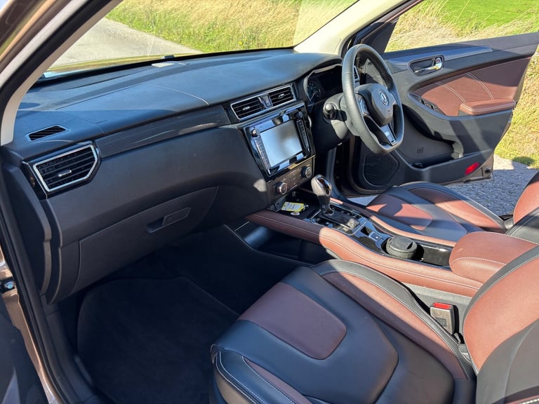 2022 DFSK Glory 580 Seven Seater Automatic Petrol   PETROL Automatic