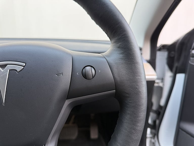 2022 Tesla Model 3 (Dual Motor) Long Range Saloon 4dr Electric Auto 4WDE (346 ps) Saloon Electric...
