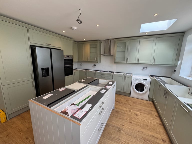 We do Install all compny of kitchens 