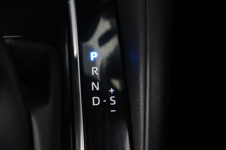 2020 Toyota Corolla 2.0 VVT-h Design Touring Sports CVT Euro 6 (s/s) 5dr Estate PETROL/ELECTRIC A...