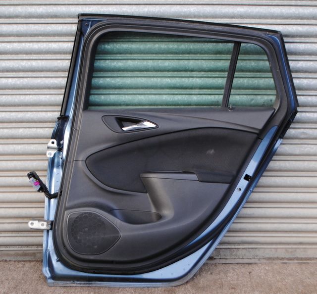 2017 VAUXHALL ASTRA K ESTATE REAR COMPLETE RIGHT DRIVER SIDE DOOR