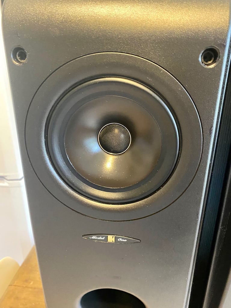 Kef reference model 1 hifi speakers