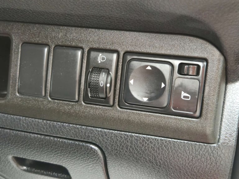2010 Nissan Note 1.4 Note N-Tec 5dr MPV Petrol Manual