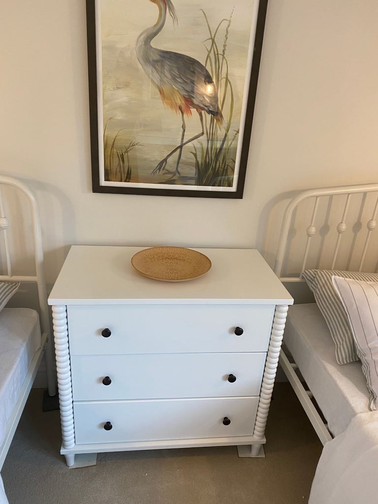 Last few remaining items from show home furniture sale