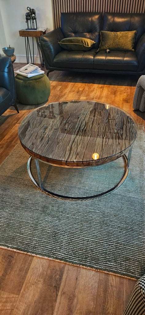 Dinning room table 4 chair's plus coffee table