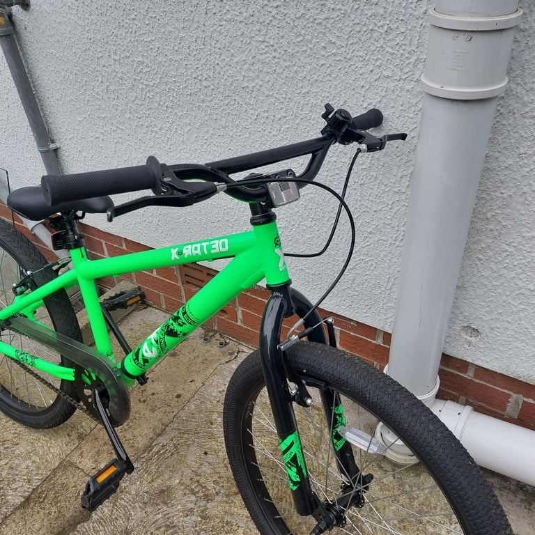 Kids bright green, X-Rated Exile mountain bike