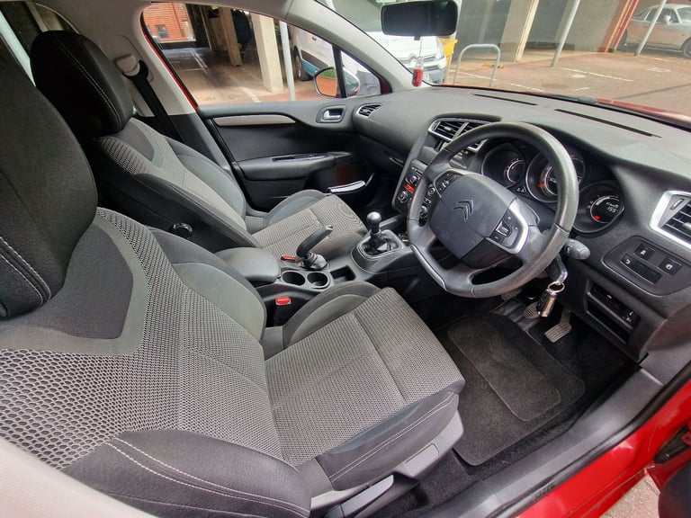 Citroen, C4, Hatchback, 2015, Manual, 1598 (cc), 5 doors